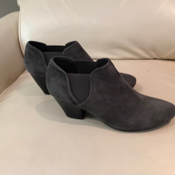 Vaneli Shoes - Vaneli grey bootlets
